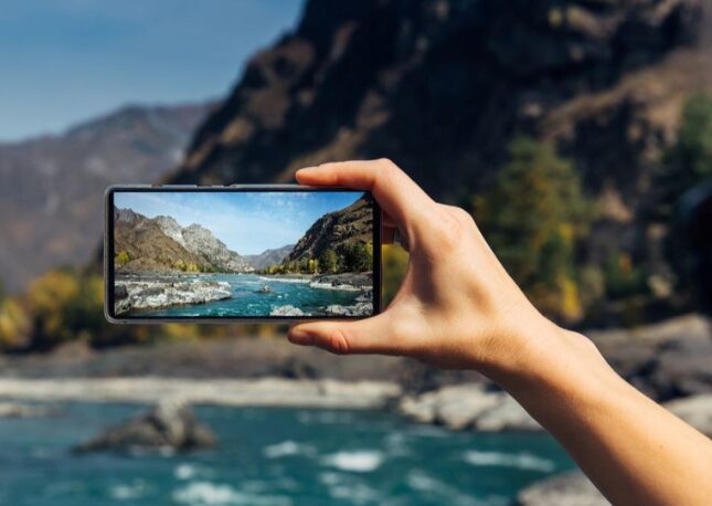 Using your cellphone as your camera