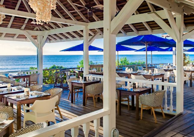 Outdoor Dinning at Cocobay Resort